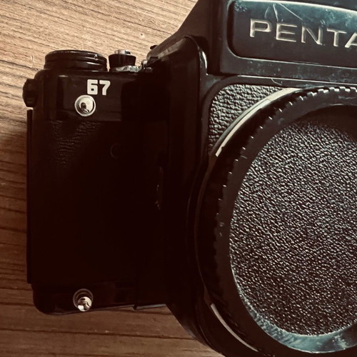 Pentax 67 TTL M/Up Body like new, excellent condition