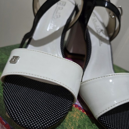 Vintage Industries sandals platform size 37 new, black multicolor