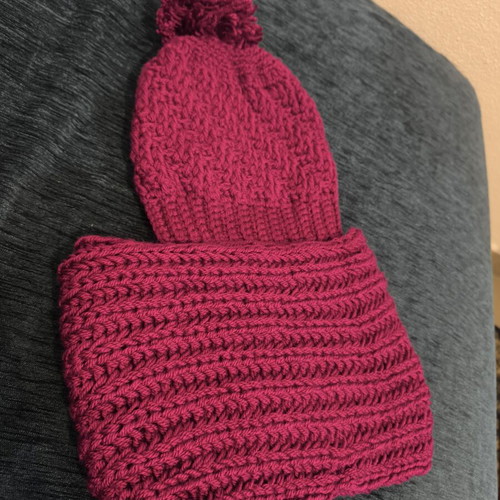 Children's scarf, hat and fingerless gloves set handmade, new, magenta