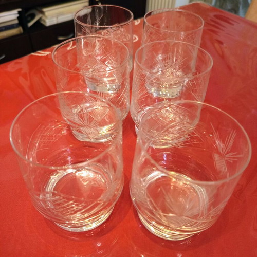 Vintage crystal whiskey glasses set of 6 like new with embossed design