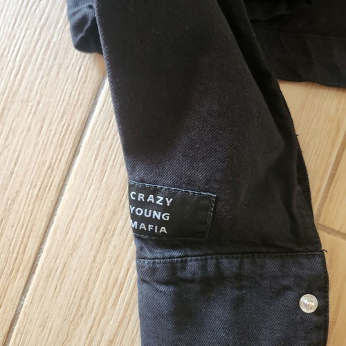 Jean jacket black with zipper and inner cord like new, Bershka XS