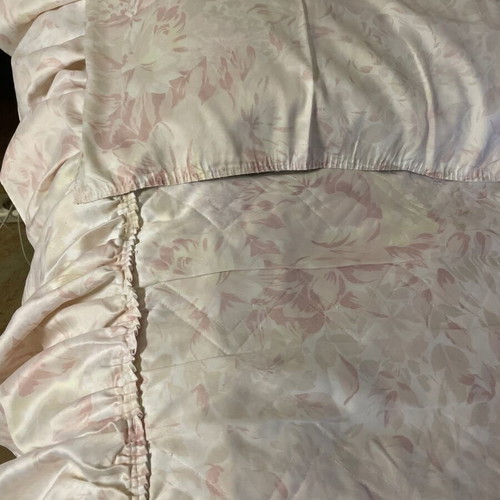 Single bed cover like new, pink satin with pillowcase