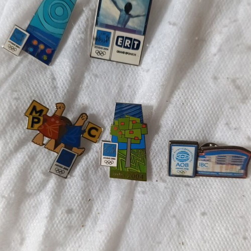 Olympic Pins Athens 2004 pack of 5, like new, collectible