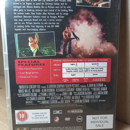 Die Hard 1 & 2 DVD box set with English subtitles and bonus disc