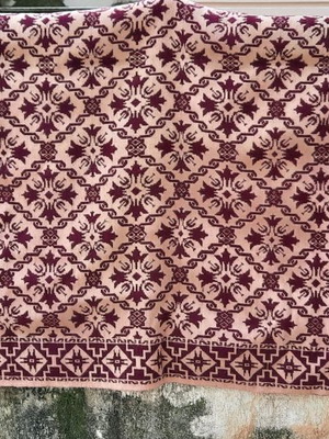 Gianniotiko woven rug used 2.5 x 3.5 meters