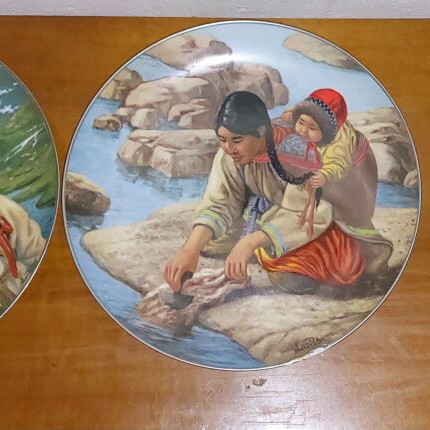 People of the Midnight Sun decorative plates by Nori Peter like new, Kaizer porcelain
