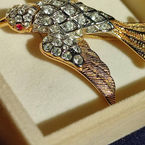 Vintage Attwood Collection bird brooch used 24K gold plated