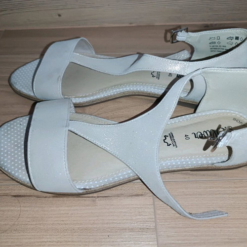 S.Oliver sandals size 40 like new, beige gold