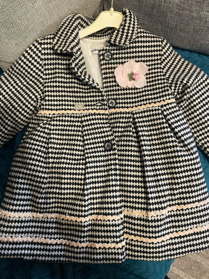 Coat for girl in very good condition like new