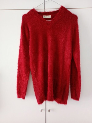 Wool sweater medium red like new