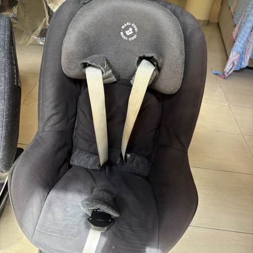 Maxi Cosi children car seats, set of 2