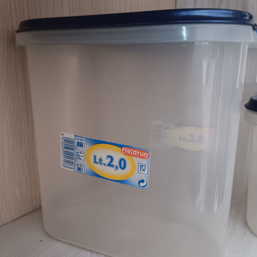 Plastic storage containers used, pack of 4 pieces