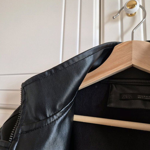 Μαύρο δερματίνη τζάκετ Zara καινούργιο, μέγεθος M