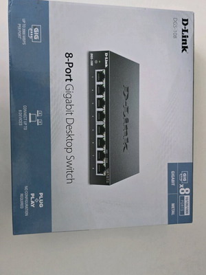 D-LINK DGS-108 8 Port 1Gbit Switch New