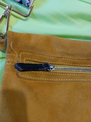 Τσάντα Zara χιαστί μεταχειρισμένη διπλής όψης γκρι και μουσταρδί