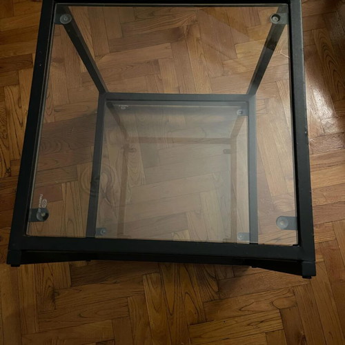 Glass table 44x44 like new
