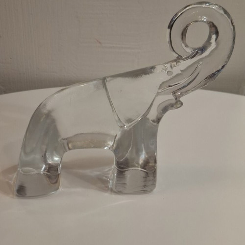 Kosta Boda glass elephant figurine paperweight like new