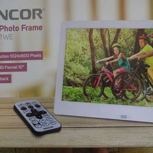 SENCOR 10' digital photo frame with remote control