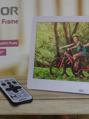 SENCOR 10' digital photo frame with remote control