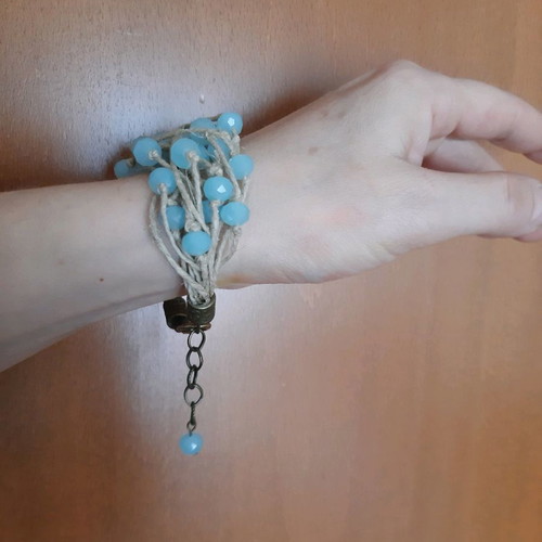 Bracelet with crystals and linen used