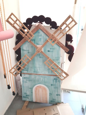 Windmill decoration like new for play area or candy bar