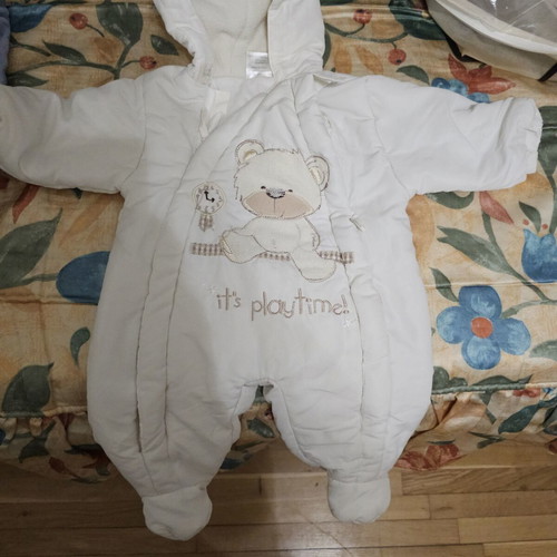 Baby all-in-one jacket like new, white with bear design, up to 3 months