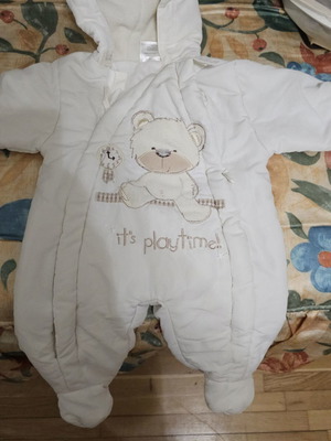 Baby all-in-one jacket like new, white with bear design, up to 3 months