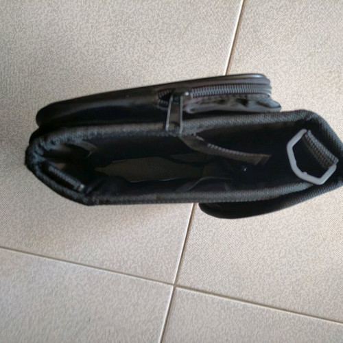 Tablet case bag like new with extra compartment