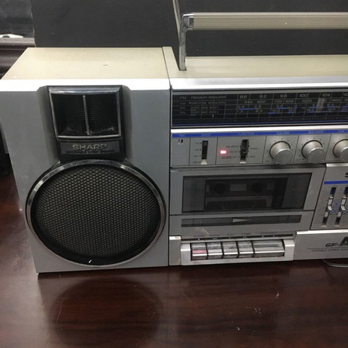 Sharp GF A2 Boombox used, radio functional, detachable speakers