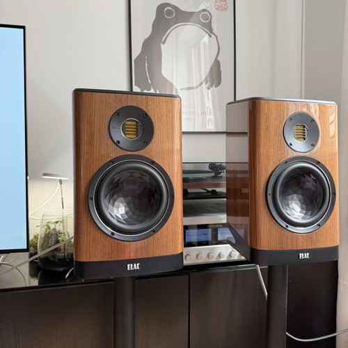 Elac Vela BS 404.2 walnut speakers used, bookshelf type