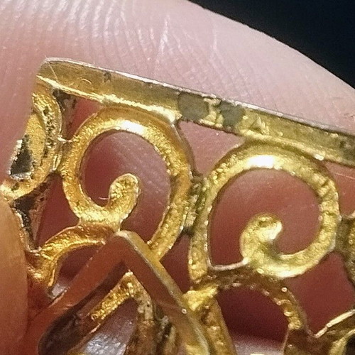 Angelique clip on earrings used, golden, vintage filigree style