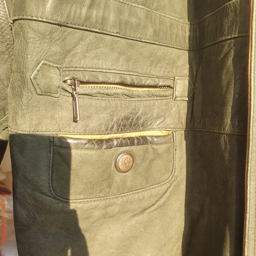 Vintage leather jacket Estilo exclusive medium, slightly used, cypress