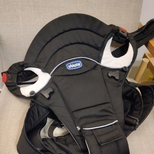 Chicco You & Me Physio Comfort baby carrier like new, black