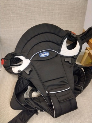 Chicco You & Me Physio Comfort baby carrier like new, black