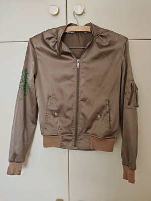 Σατέν bomber jacket Silvian Heach σαν καινούργιο, καφέ με κέντημα μέγεθος M