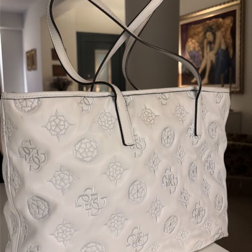 Guess shoulder bag like new, white