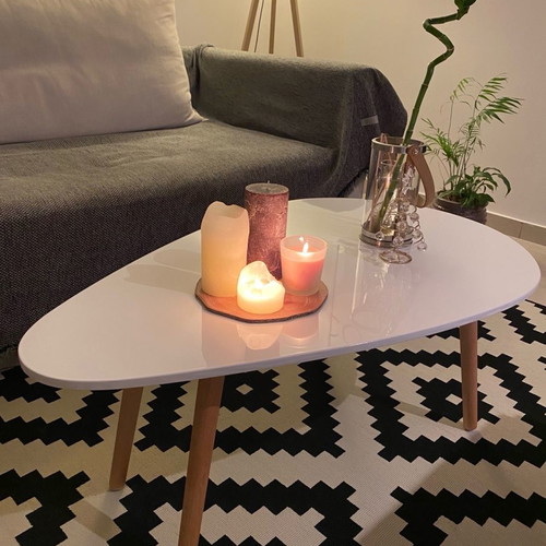 Coffee tables new with glossy lacquer surface and solid wood legs