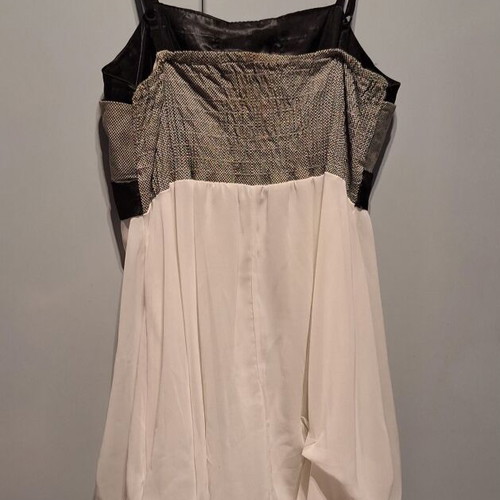 Dress used, ideal for baptism, wedding, cocktail, black and white