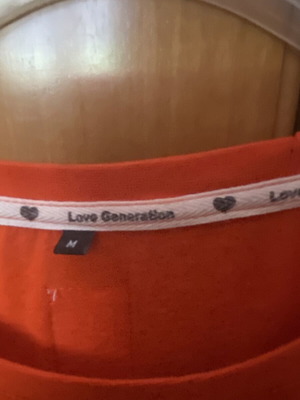Blouse like new, size M, orange