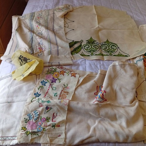 Embroidery new, various types including hooded, etamine, unfinished and canvases