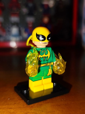 Φιγούρα Immortal Iron Fist Danny Rand σαν καινούργιο με βάση και φλόγες