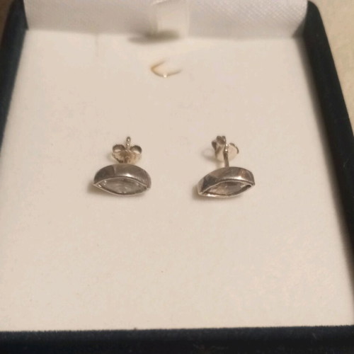 Silver 925 stud earrings with marquise cut like new