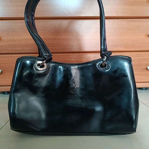 Dim leather club black genuine leather shoulder bag like new