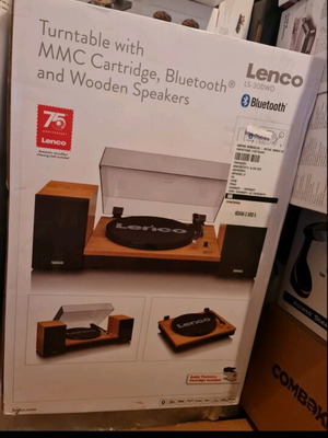 Lenco LS-300 Turntable new, with Bluetooth and wooden speakers