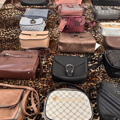 Women's bags new, pack of 18 assorted styles and colors