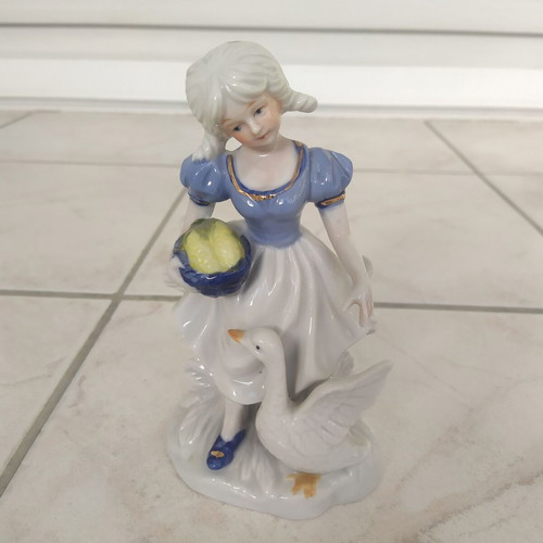 Vintage decorative figurine little villager girl 16 cm like new