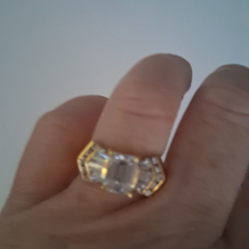 Vintage Atelier vintage statement ring No54 like new, gold and white