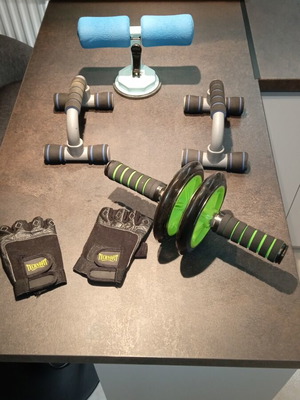 Fitness equipment and leather gloves like new