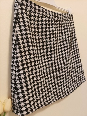 Pied depoule skirt high-waisted like new, black and white