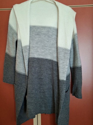Cardigan with 3 colors like new, size L